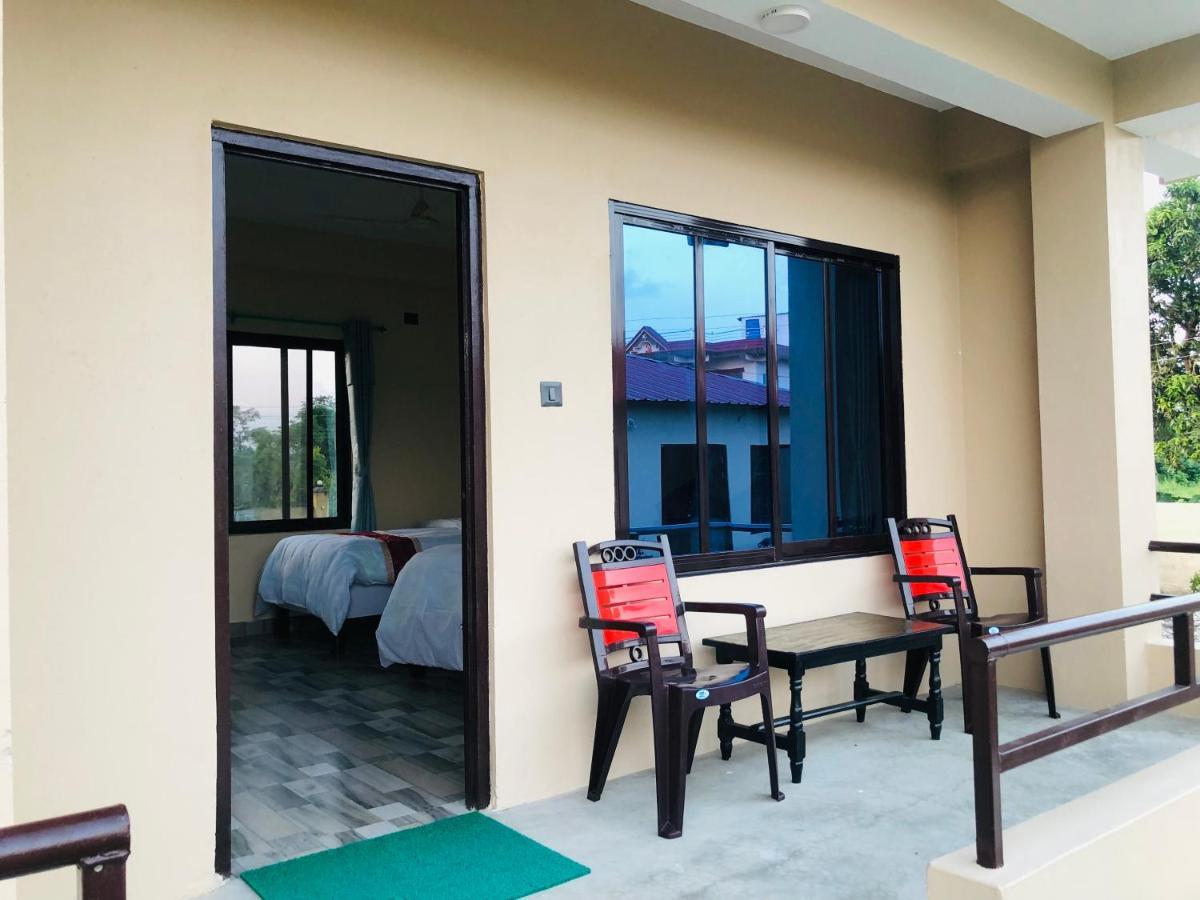 Hotel Happy Land Chitwan Exterior foto