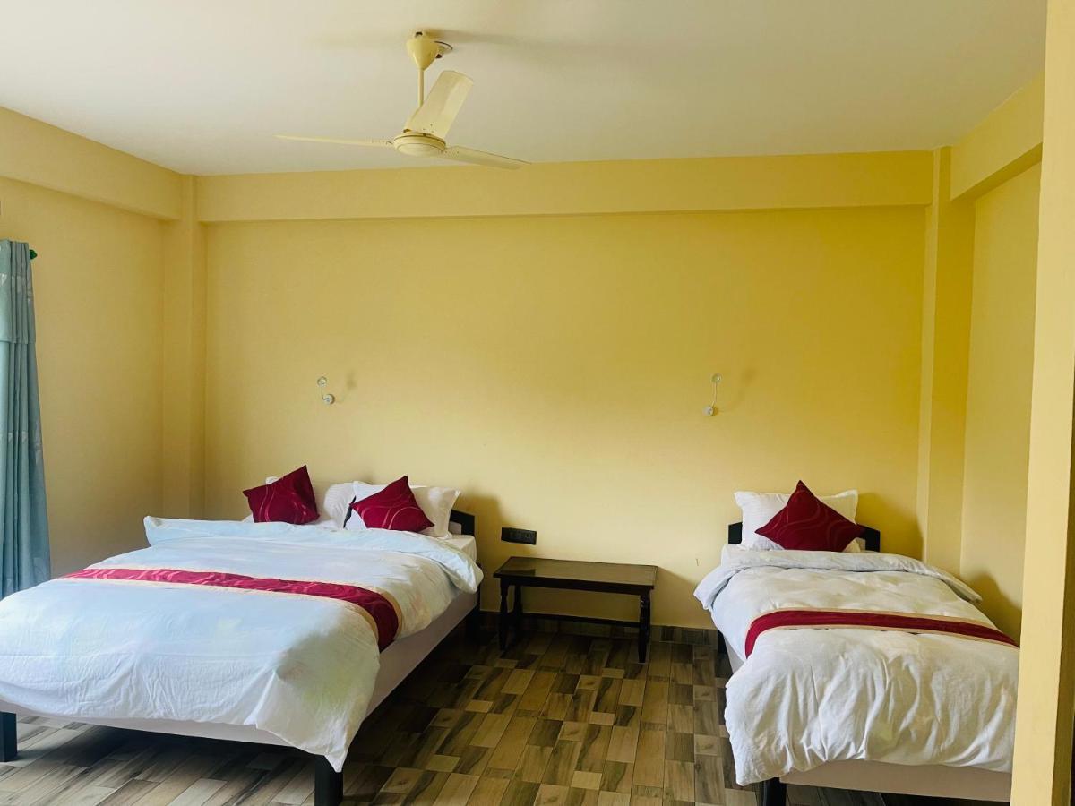 Hotel Happy Land Chitwan Exterior foto