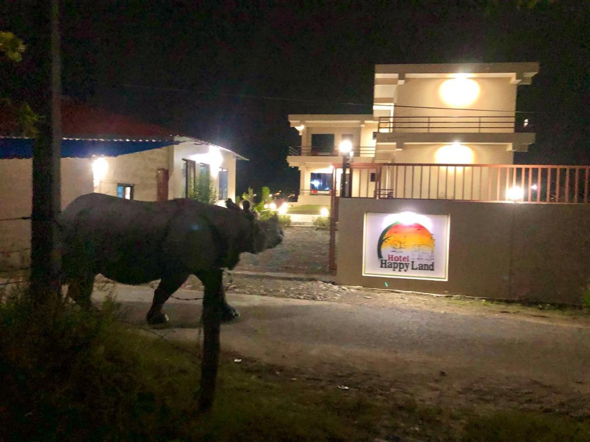 Hotel Happy Land Chitwan Exterior foto